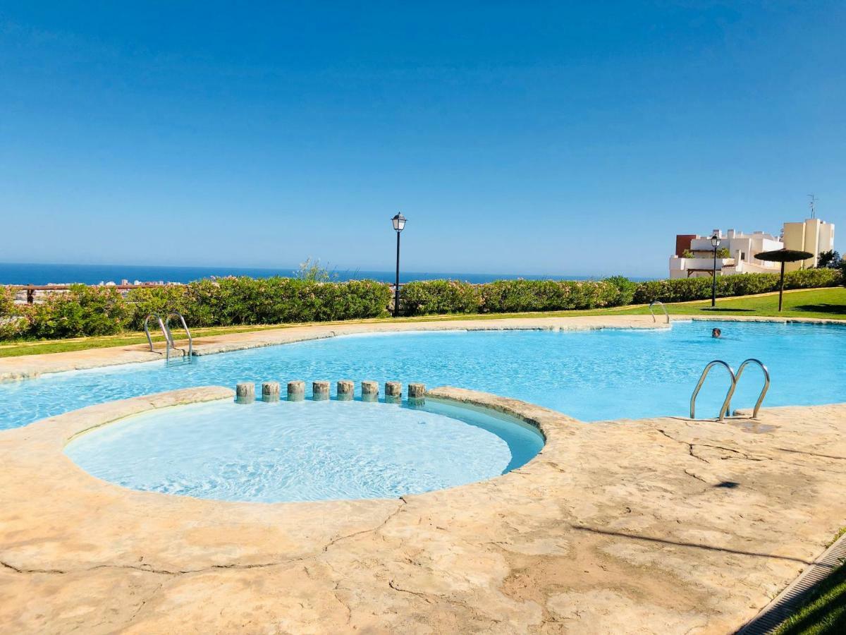 Apartament El Castillo De Bonalba Mutxamel Eksteriør bilde
