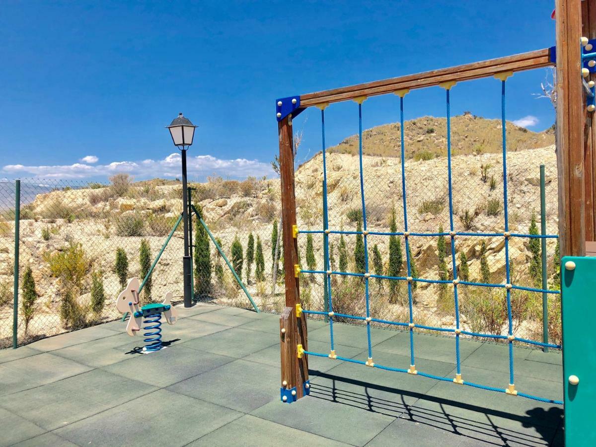 Apartament El Castillo De Bonalba Mutxamel Eksteriør bilde