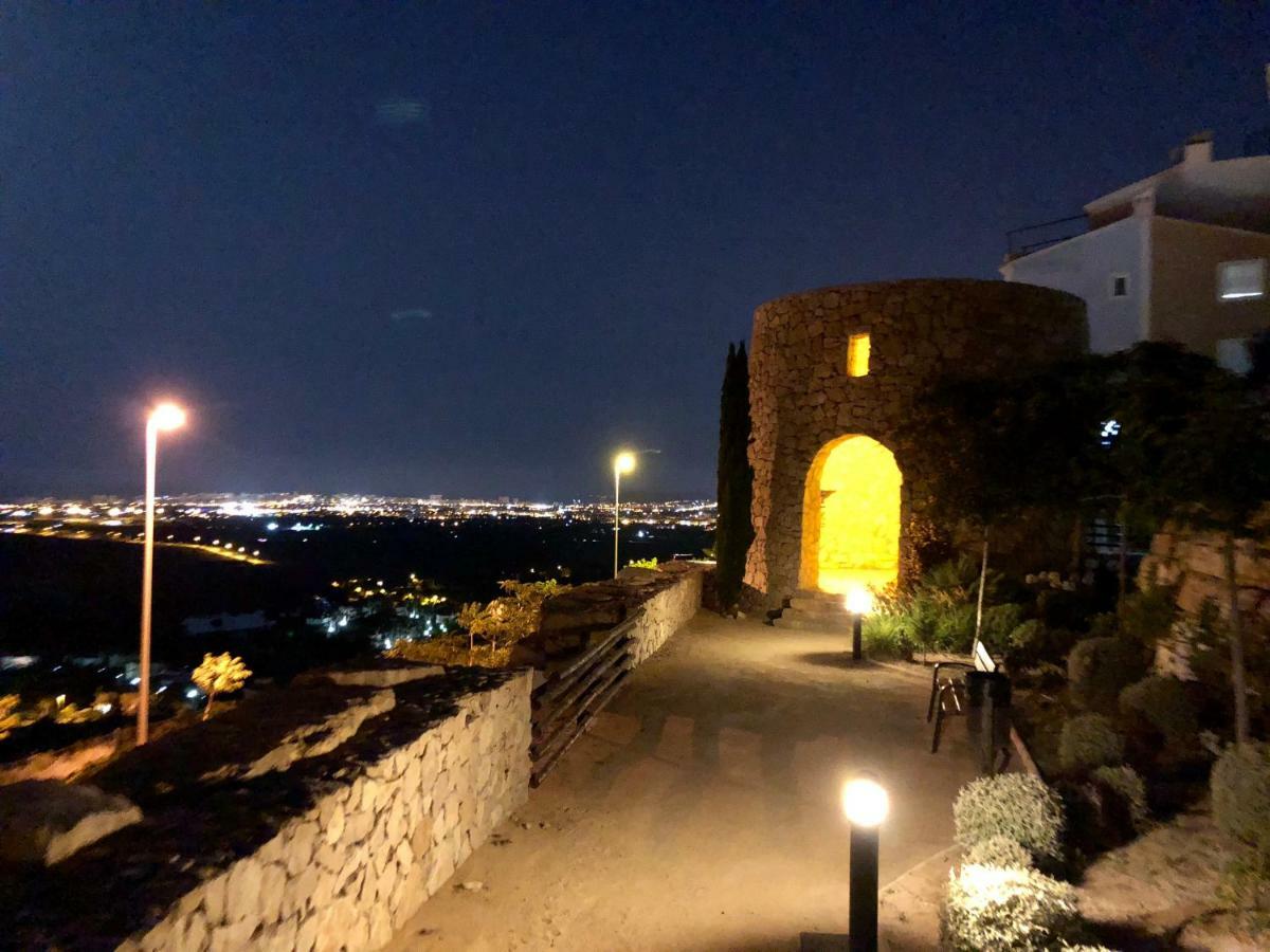 Apartament El Castillo De Bonalba Mutxamel Eksteriør bilde