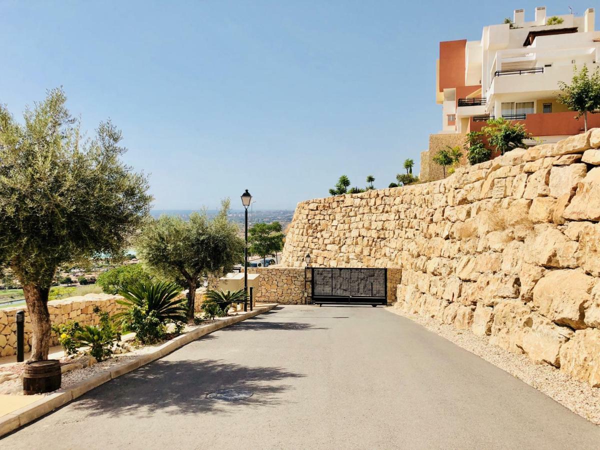 Apartament El Castillo De Bonalba Mutxamel Eksteriør bilde